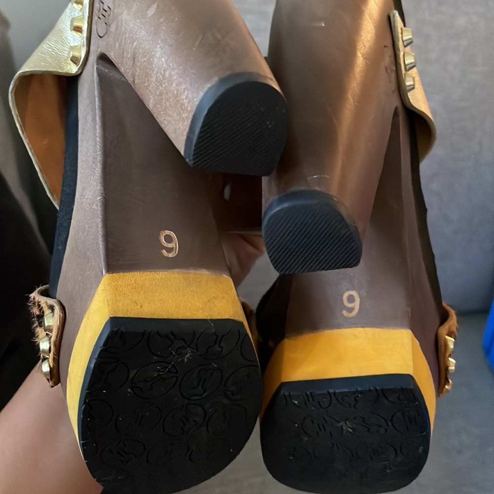 Heels - Picture 4 of 4